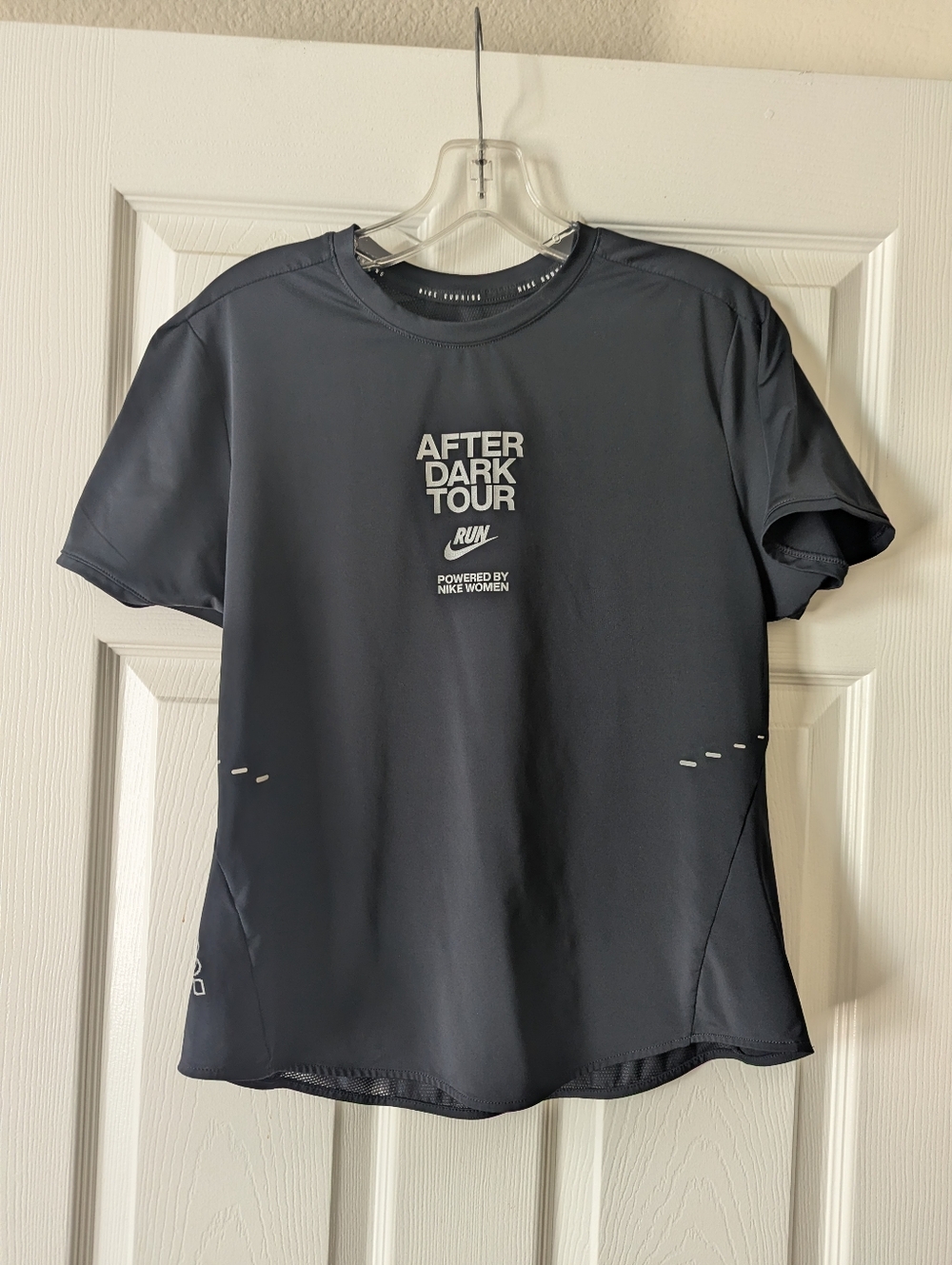 Women's Nike After Dark Tour LA Short Sleeve Running Tee - Medium